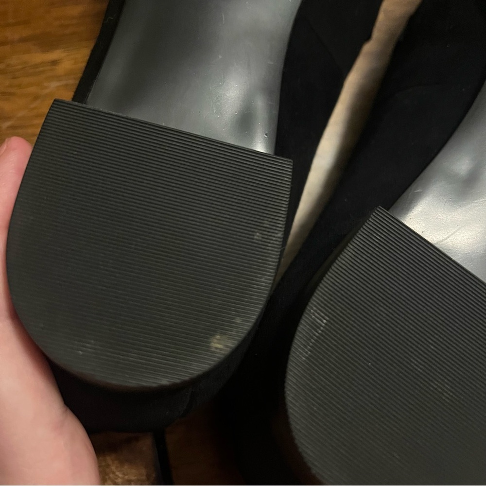 Marc Fisher Kneel Velvet Faux Pearl Point Loafer 7.5 - Picture 6 of 13